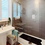 Terris Retreat - Part Of The The Bay Village With Pool, Gym And Direct Access, Pub, Restaurant, Tennis And Meadows Walks * 法利