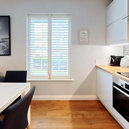 Terris Retreat - Part Of The The Bay Village With Pool, Gym And Direct Access, Pub, Restaurant, Tennis And Meadows Walks 法利