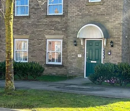 Terris Retreat - Part Of The The Bay Village With Pool, Gym And Direct Access, Pub, Restaurant, Tennis And Meadows Walks *