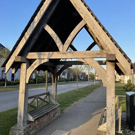 Terris Retreat - Part Of The The Bay Village With Pool, Gym And Direct Access, Pub, Restaurant, Tennis And Meadows Walks * 法利