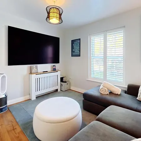 Terris Retreat - Part Of The The Bay Village With Pool, Gym And Direct Access, Pub, Restaurant, Tennis And Meadows Walks 度假居