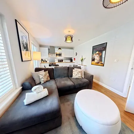 Terris Retreat - Part Of The The Bay Village With Pool, Gym And Direct Access, Pub, Restaurant, Tennis And Meadows Walks 法利