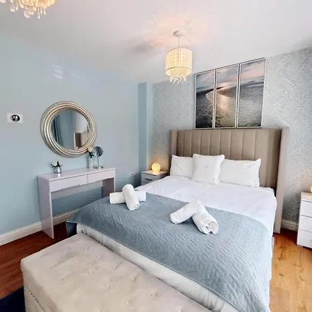 Terris Retreat - Part Of The The Bay Village With Pool, Gym And Direct Access, Pub, Restaurant, Tennis And Meadows Walks 度假居