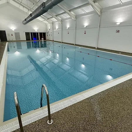 Terris Retreat - Part Of The The Bay Village With Pool, Gym And Direct Access, Pub, Restaurant, Tennis And Meadows Walks