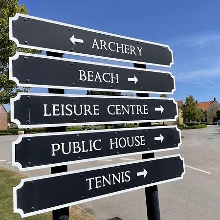 Terris Retreat - Part Of The The Bay Village With Pool, Gym And Direct Access, Pub, Restaurant, Tennis And Meadows Walks