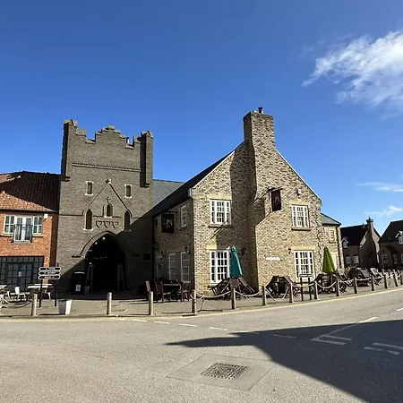 Terris Retreat - Part Of The The Bay Village With Pool, Gym And Direct Access, Pub, Restaurant, Tennis And Meadows Walks Filey